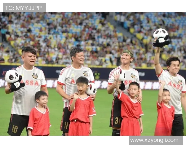 时速达198公里的足球明星背后的训练秘密与成就探索 时速达198公里的足球明星背后的训练秘密与成就探索